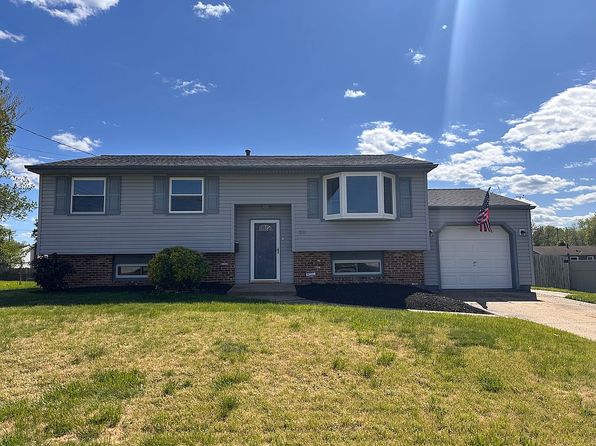 211 Hobart Dr