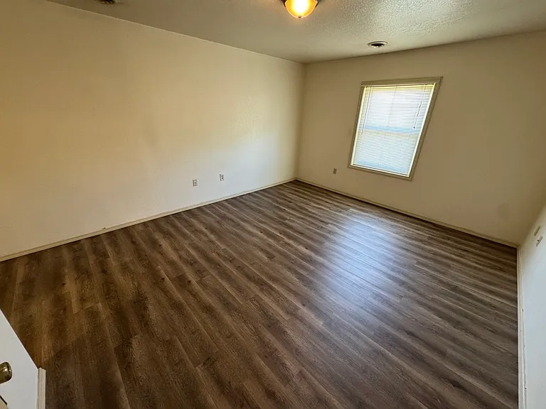 Clifton Height Apartments — Photo 32