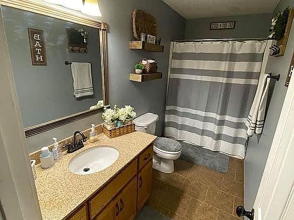 Main bathroom