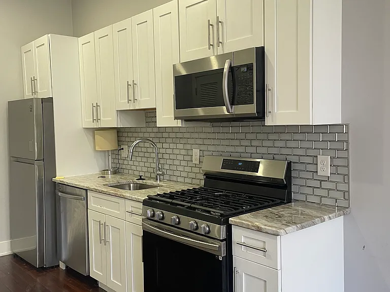 929 Marlborough St #6 — Photo 1
