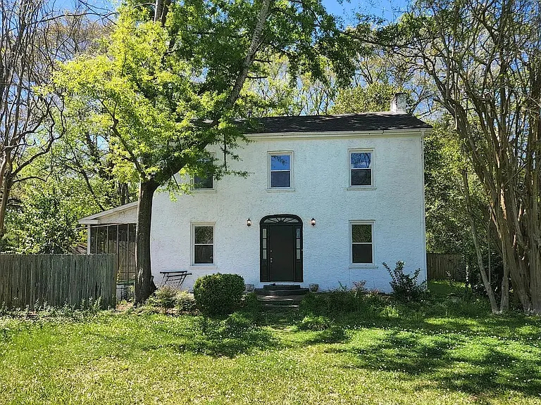 501 NW Main St — Photo 1