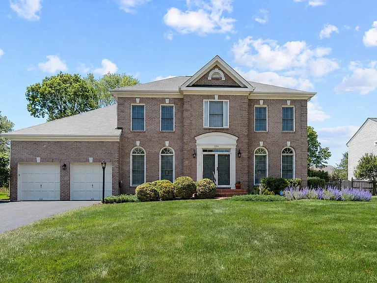 4804 Leighfield Valley Dr — Photo 1