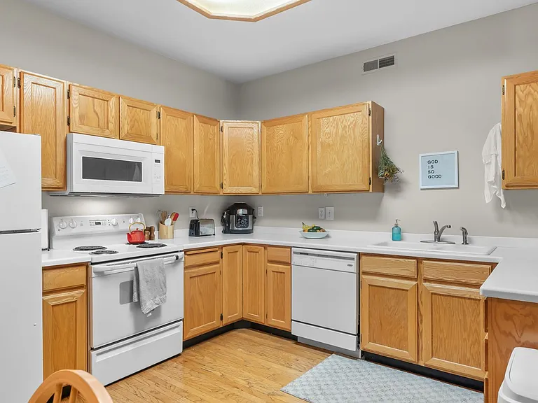 483 N Belmont Pl #168 — Photo 7