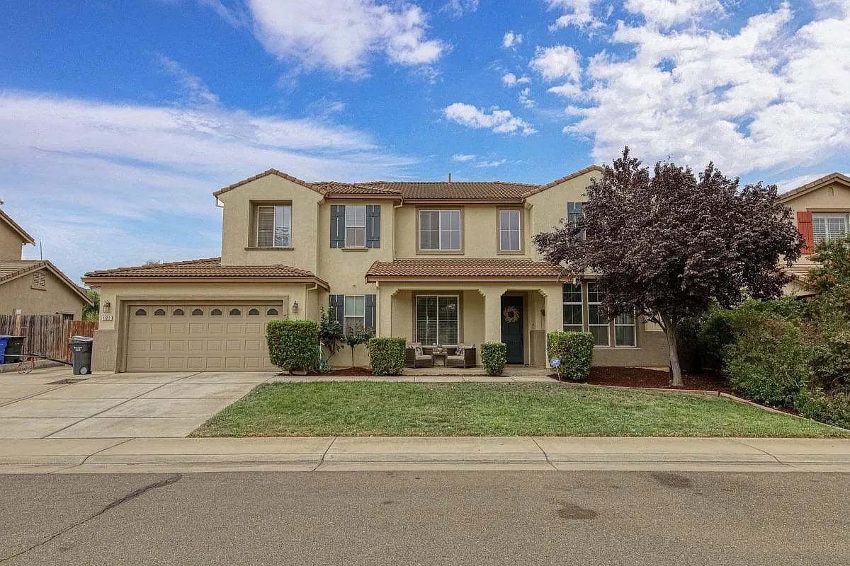 1122 Paddington Cir photo 1