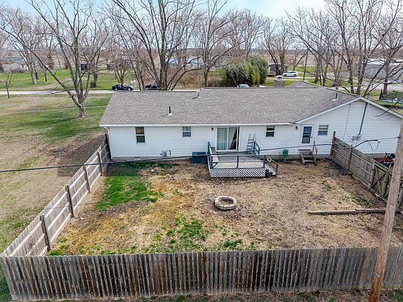 5th image of 2107 Cedar Ave