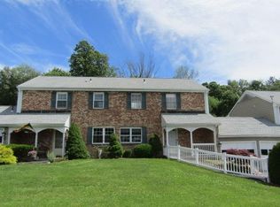 8 Whisconier Vlg, Brookfield, CT 06804