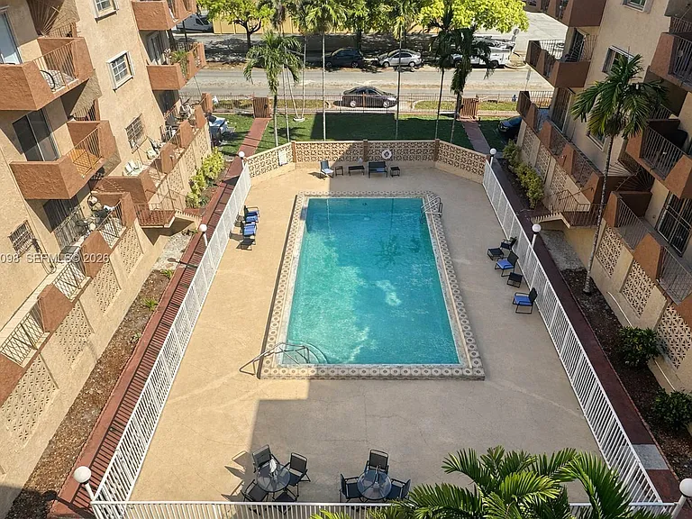 1630 W 46th St #514B — Photo 9