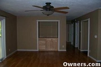 Bulit-in entertainment center in LivingRoom