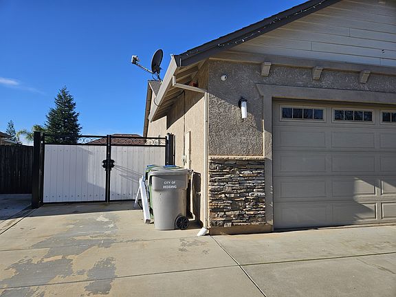 3rd image of 3491 Lemurian Rd