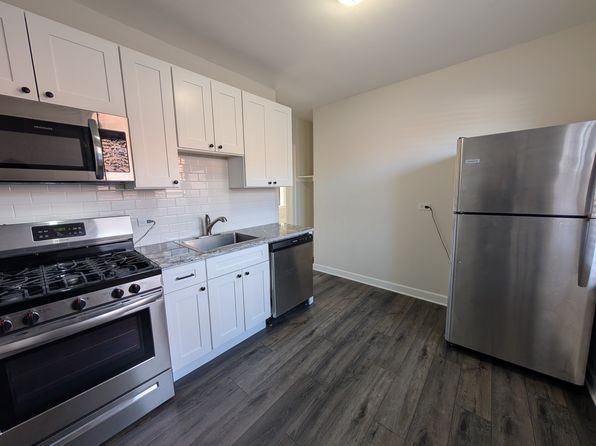 5818 W Berteau Ave #1