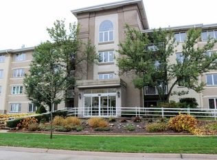 440 E Montrose Ave APT 104, Wood Dale, IL 60191