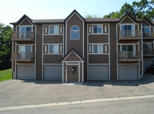 882 Wescott Trl APT 104, Eagan, MN 55123