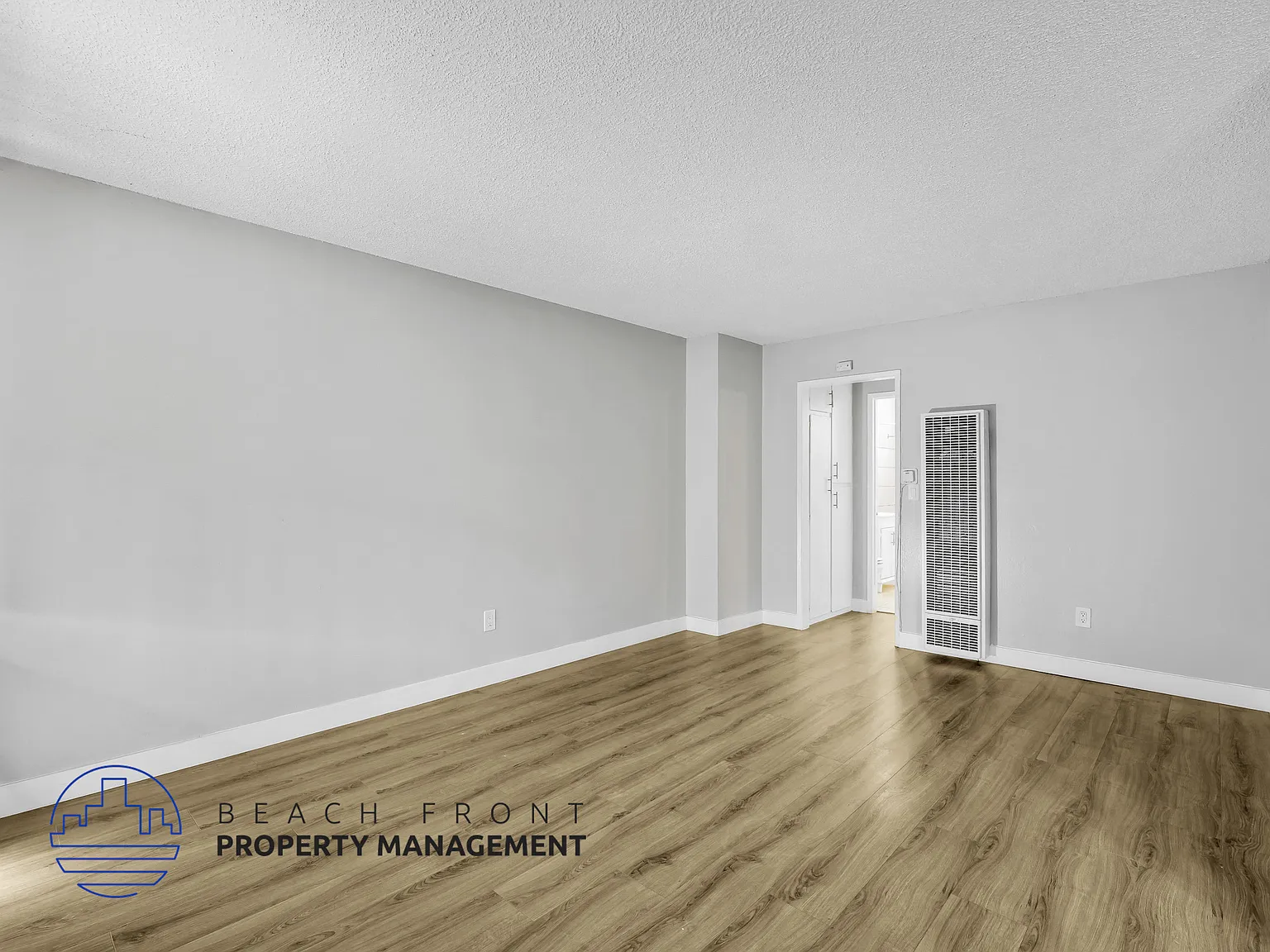 1545 Pine Ave. — Photo 2