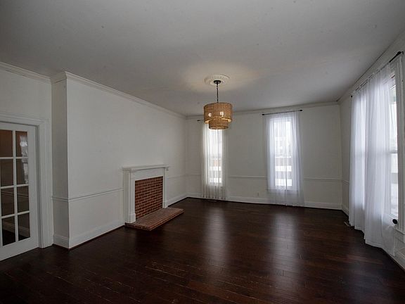 4th image of 151 W Webster St