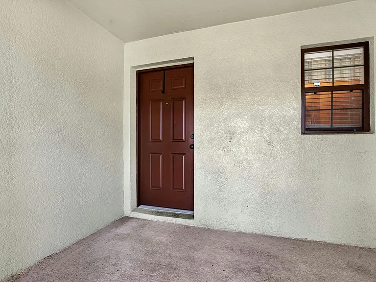 2630 Edgewater Falls Dr — Photo 30