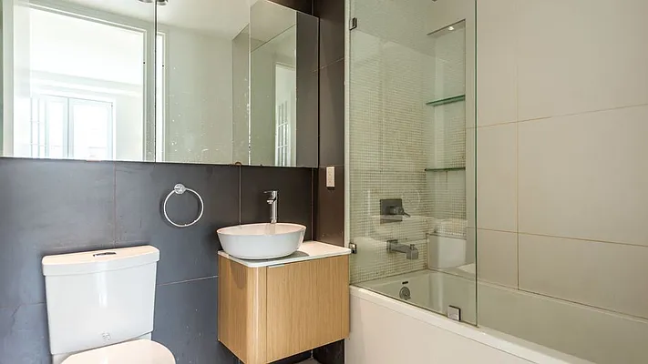 Rented by Nooklyn NYC LLC | media 103
