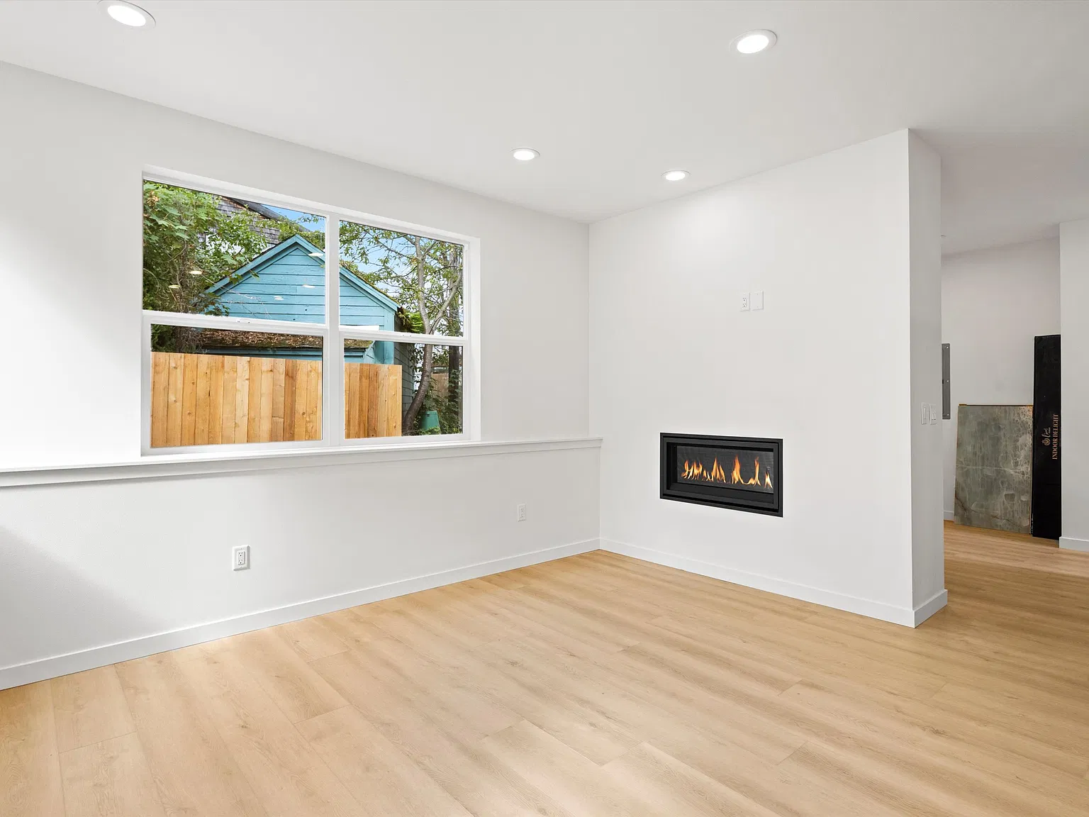 2 bed, 1037 sqft, $3,288 — Photo 4