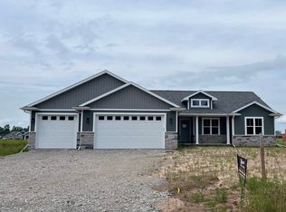 5330 Fenceline Dr, Omro, WI 54963