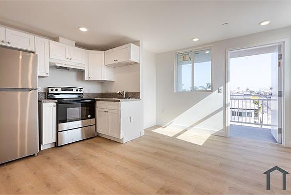 1st image of 4325 S Main St #30