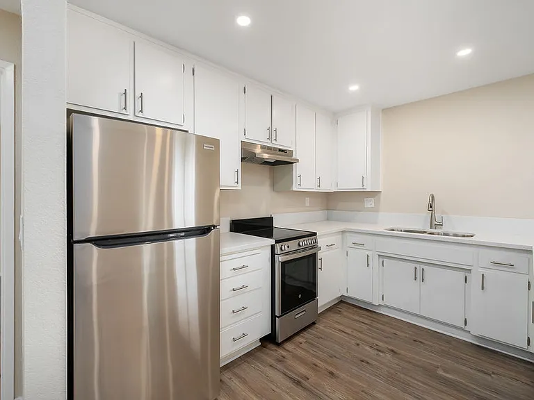 241 Ocean View Ave #I — Photo 6