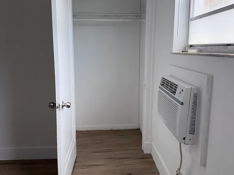 1029 SW 5th St #9 — Photo 14