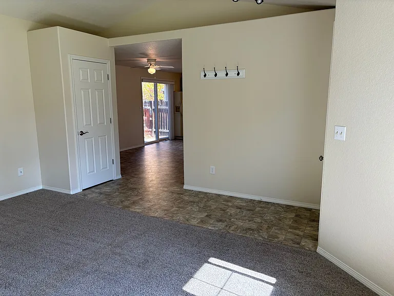 1886 NE Windy Tree Ct — Photo 12