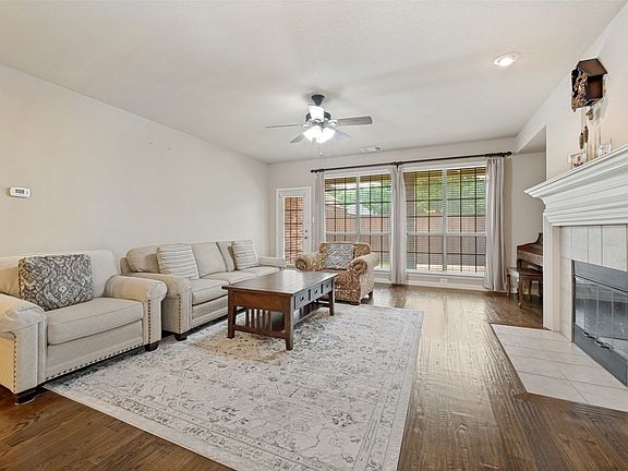 5th image of 2848 Forest Manor Dr