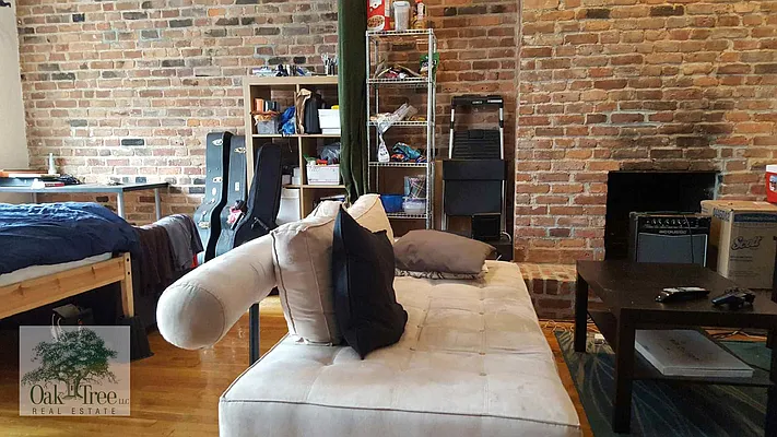 Rented by Oak Tree LLC | media 10