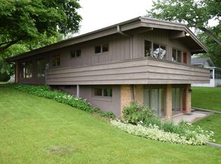 N88W16169 Park Blvd, Menomonee Falls, WI 53051