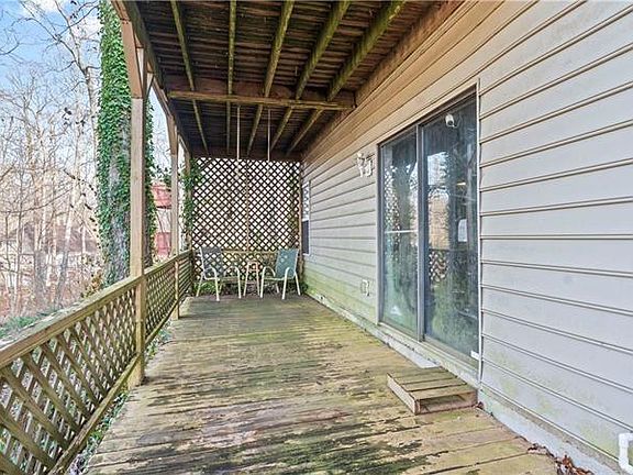 5th image of 405 Creek View Ct