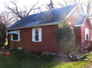 1306 E Riverside Avenue, Walhalla, ND 58282