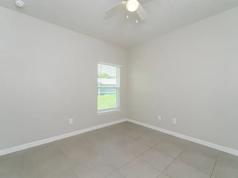 1201 Croydon Cir — Photo 14