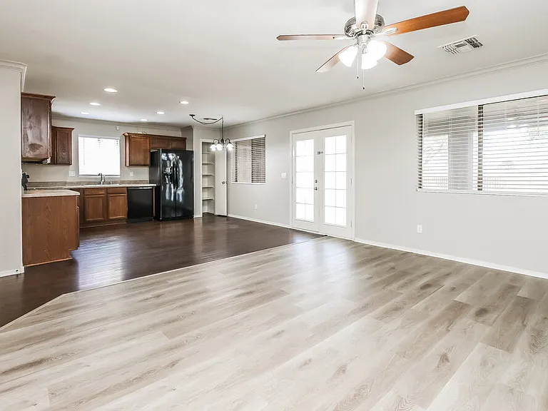 452 S Sabrina — Photo 5
