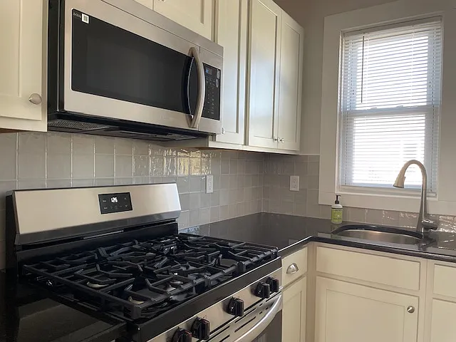 115 Bellevue St #2 — Photo 8