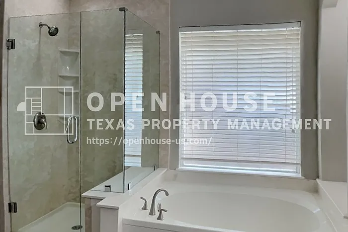 2906 Saint Vincent Dr — Photo 13