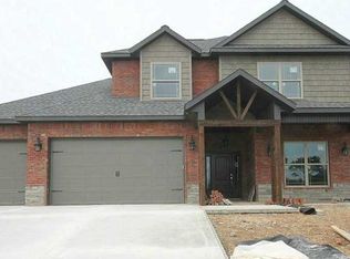 1812 SW Hayfield Ave, Bentonville, AR 72712