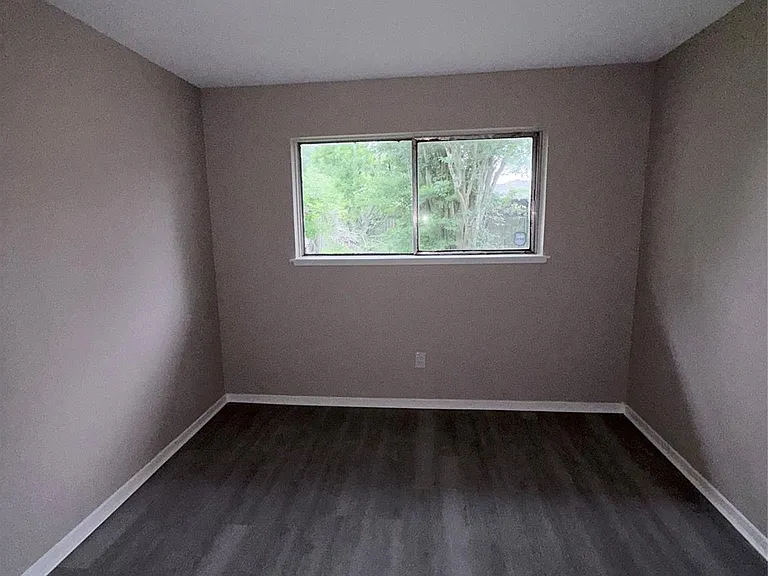 4031 Marchant Rd — Photo 6