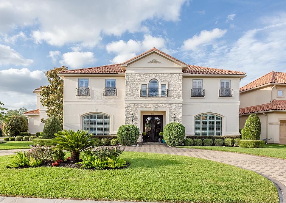 1st image of 2103 Water Canyon Ct