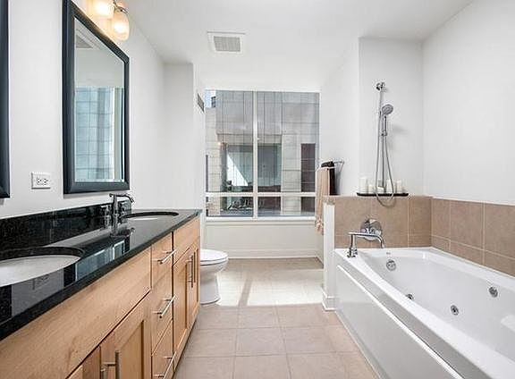 5th image of 505 N McClurg Ct APT 1905