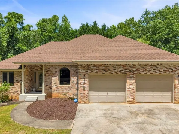 160 Quail Ridge Dr, Cleveland, GA 30528