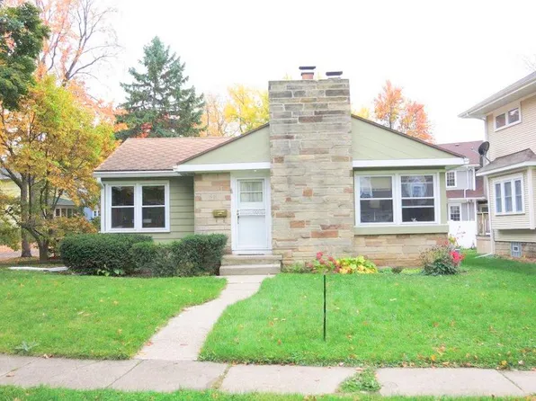 1601 N Genesee Dr, Lansing, MI 48915