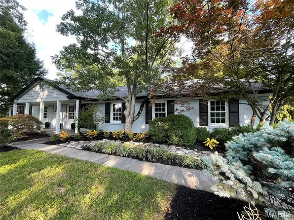 542 White Rose Ln, Saint Louis, MO 63132