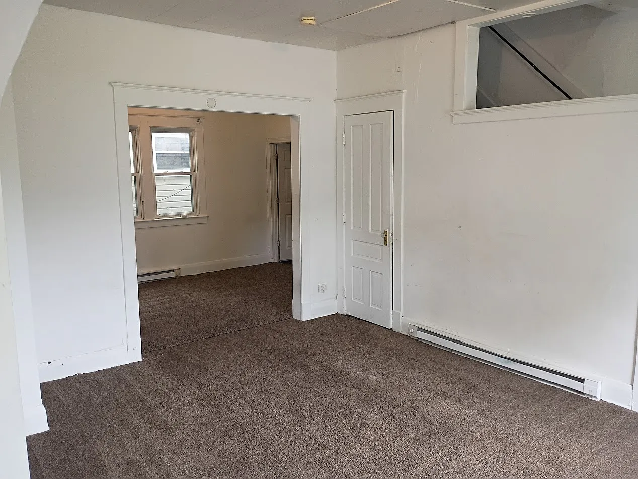 2 bed, 1100 sqft, $650 — Photo 2