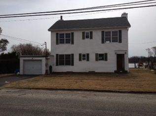 448 Shore Dr, Oakdale, NY 11769