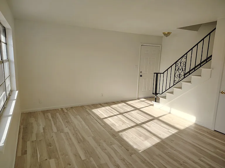 6341 S Newport Ave #4 — Photo 10