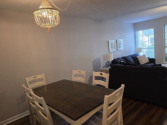 4th image of 1637 Club Cir Unit 18