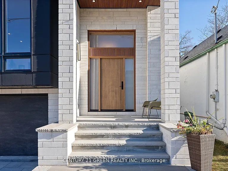 67 Bexhill Ave #MAIN 2ND FLOOR — Photo 2