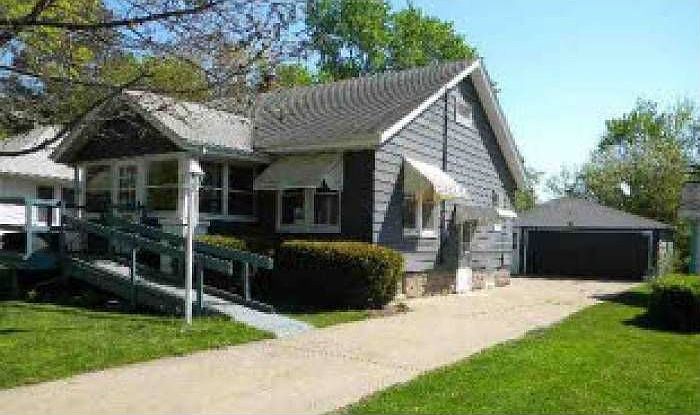 2427 29th St. Rock Island