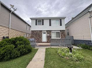 2442 S 6th St, Milwaukee, WI 53215