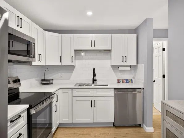 42 Old Colony Way APT 30, Orleans, MA 02653